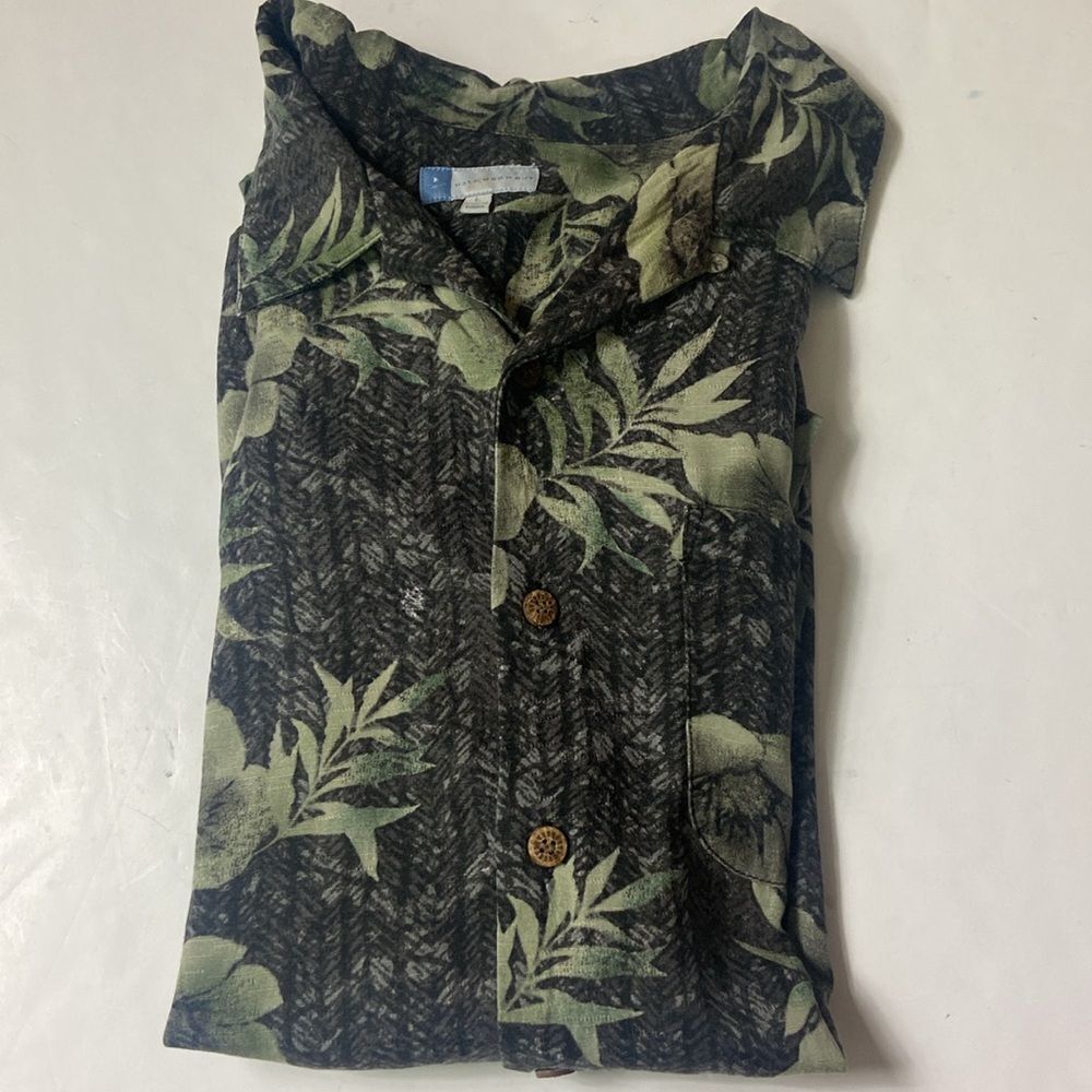 Half Moon Bay Hawaiian 💯 Rayon Vintage Men’s Shirt Size L